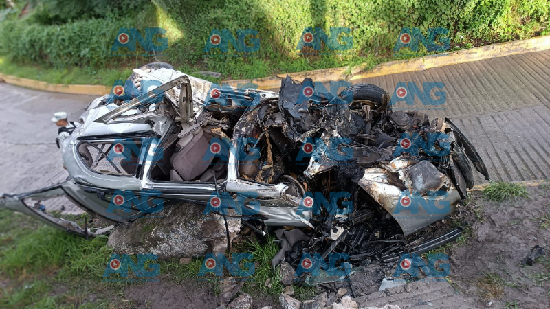 Tres heridos deja volcadura en la colonia Capellanía, al norte de Chilpancingo; uno de ellos con que quemaduras