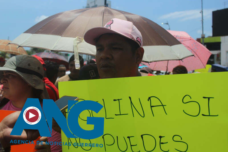 Bloquean ciudadanos la costera Miguel Alemán para exigir agua potable en Acapulco