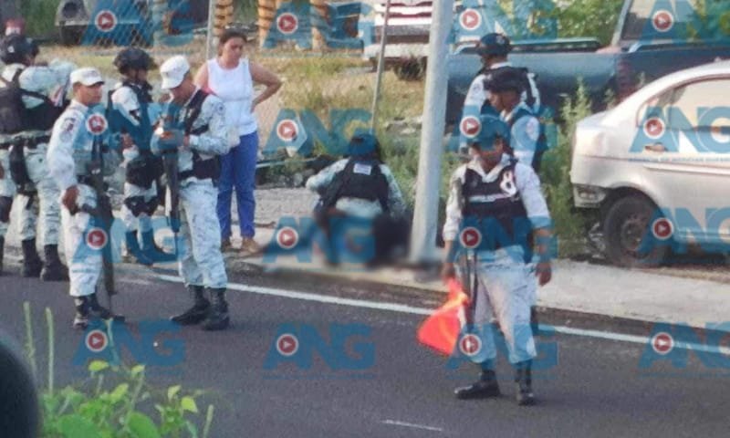 Accidente en la Carretera Acapulco-Zihuatanejo  deja heridos a dos estudiantes del CET-MAR