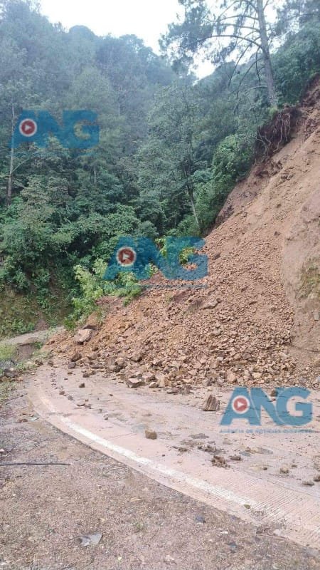 Las fuertes lluvias cortan la carretera Tlapa-Metlatónoc y se registran varios derrumbes en la Tlapa-Marquelia