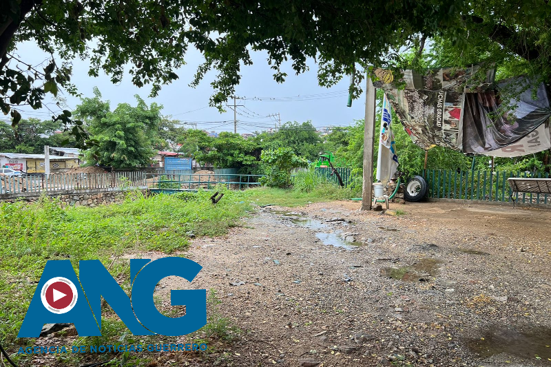 Manifestantes mantienen protesta pacífica en garza de distribución de agua potable en Aguas Blancas