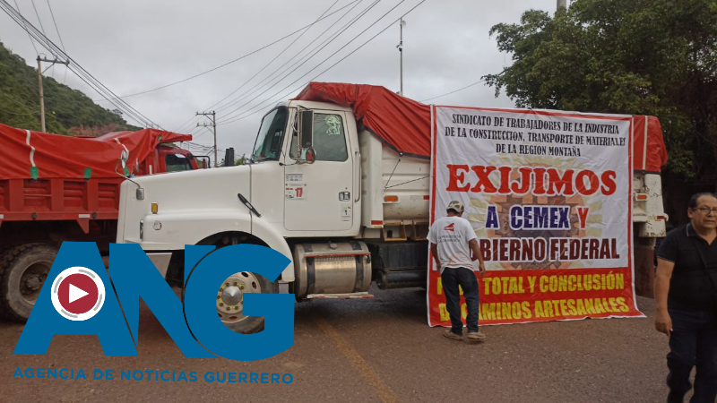 Bloqueo en Tlapa: Sindicato de la Construcción Exige Pagos y Conclusión de Obras