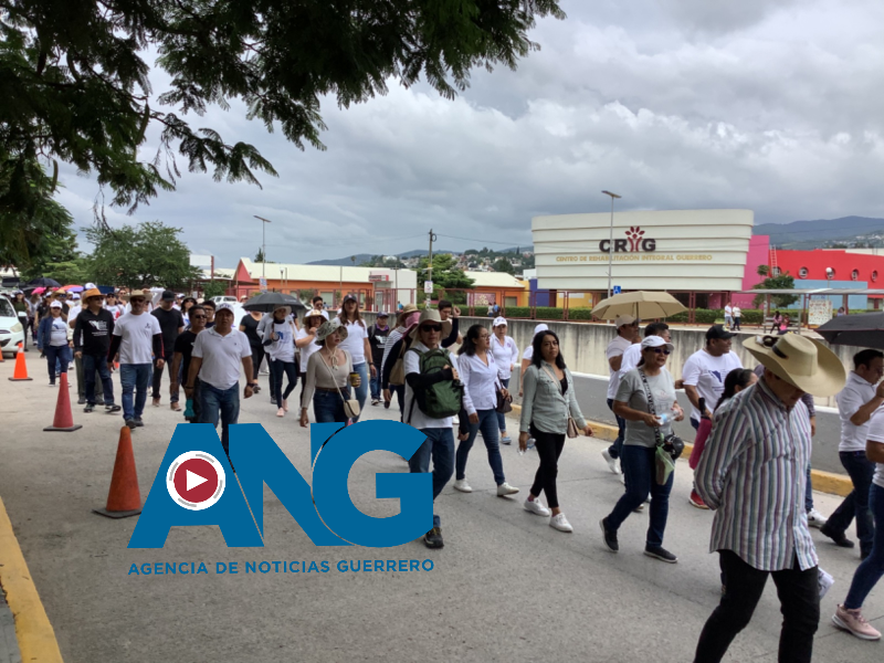 Marcha de trabajadores del Poder Judicial en Chilpancingo por la defensa de sus derechos