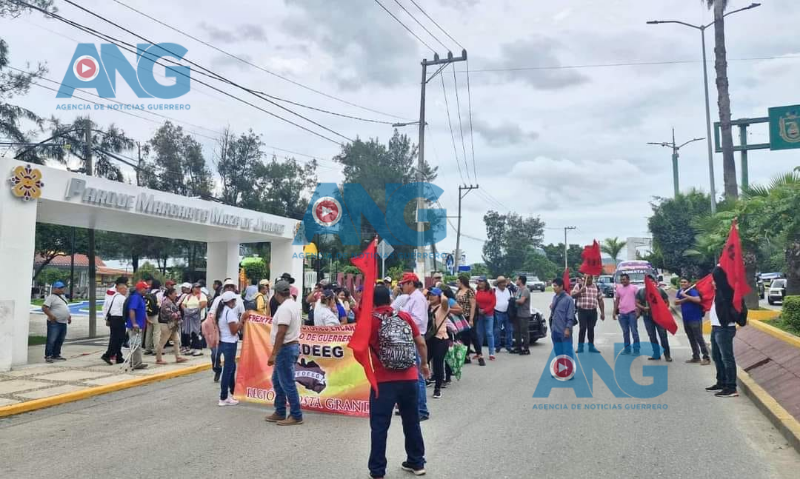 Exigen al gobierno del estado con marcha el FEDEEG 250 claves directivas