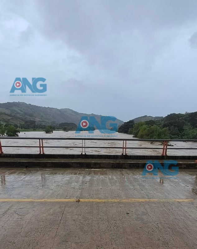 Emergencia en Huajintepec: Derrumbes y falta de energía eléctrica tras lluvias