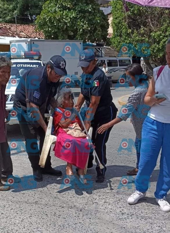 Atr0pellan una señora de la tercer edad y se dan a la fuga en colonia de Atoyac