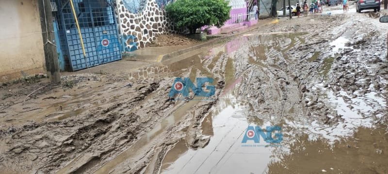 Seis  socavones se forman en el encauzamiento del Río Huacapa en Chilpancingo: Autoridades cierran vialidades
