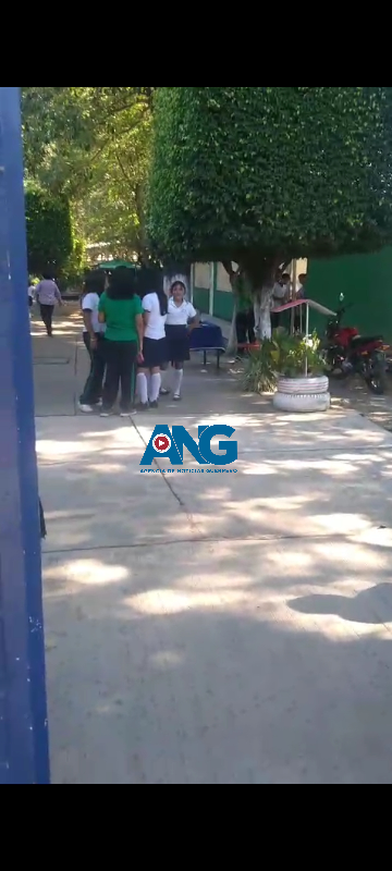 Denuncian padres de familia falta de higiene en la preparación de alimentos en el Colegio de Bachilleres Plantel #17 #Ocotito