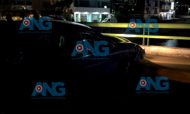 Choc@ mujer en presunto estado de ebriedad cerca de la FGE en #Chilpancingo