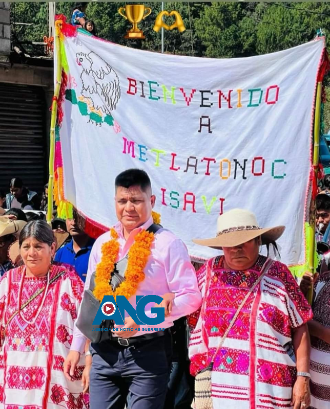 Personaje fraudalent0 de los indígenas de la región montaña, está retenido en el Coyul, Cochoapa El Grande, quienes le exigen les devuelva el dinero que le entregaron
