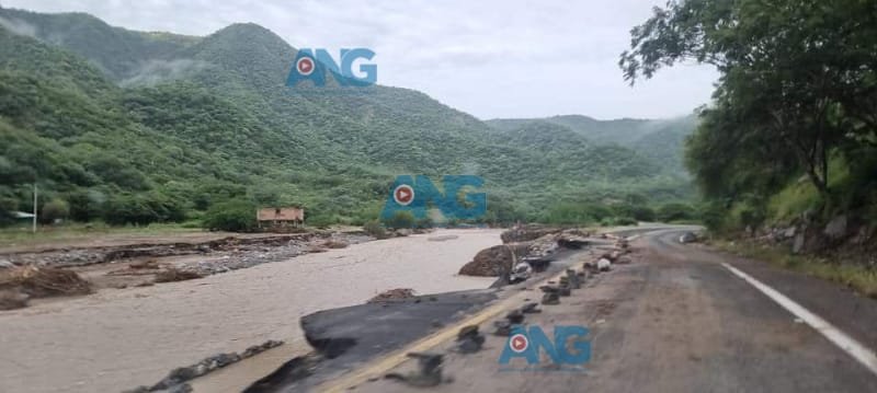 Se reabre un carril de la carretera Chilpancingo-Iguala cerca de Venta Vieja, municipio de Eduardo Neri
