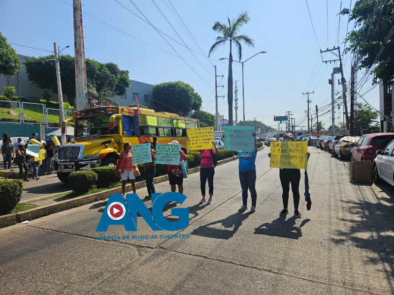 Padres de niños con cáncer exigen medicamentos y atención en #Acapulco