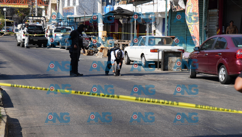 Atac4n con arm4 de fueg0 a una pollería en #Acapulco