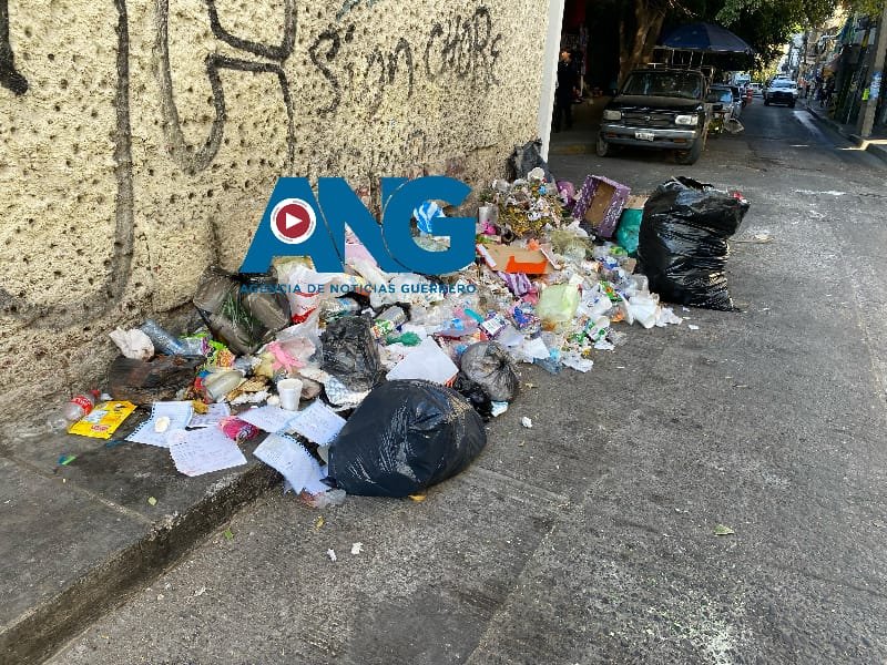 ¡Basura al por mayor y el alcalde de #Chilpancingo Gustavo Alarcón ni sus luces!