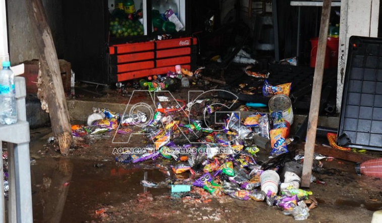 Se inc3ndia comercio en playa de Acapulco