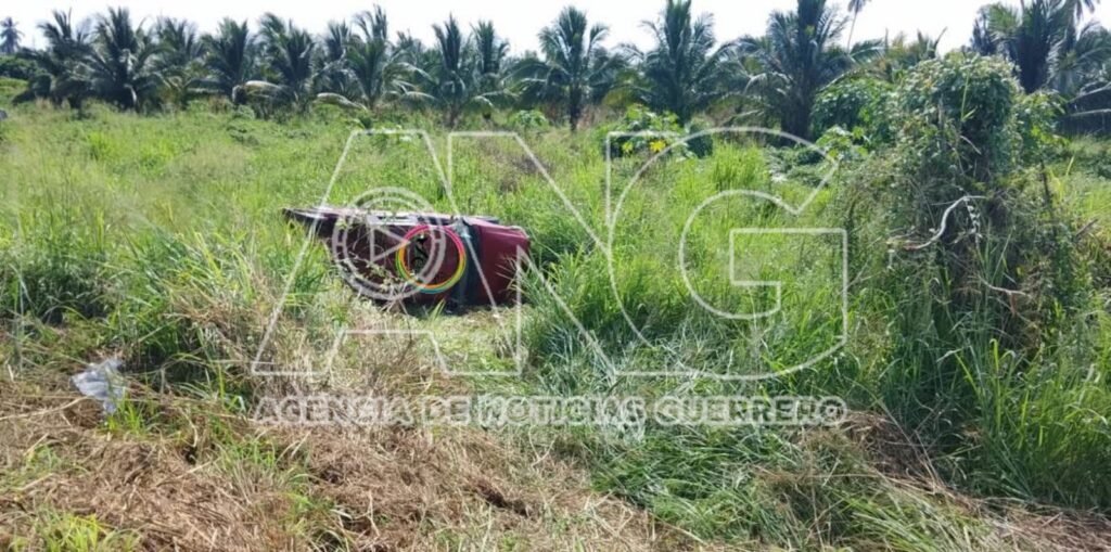 Se registra un acc1dente en el Libramiento de Tecpan de Galeana
