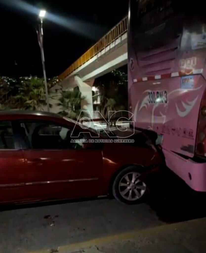 Choque sobre el bulevar Vicente Guerrero deja 2 herid0s, en #Chilpancingo